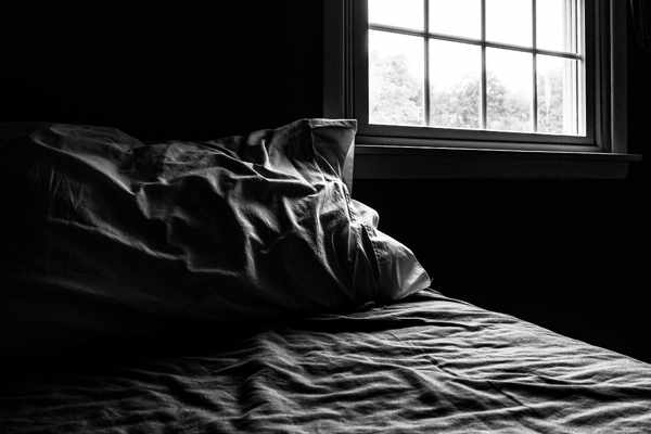 Black Bed Throw Pillow Ideas